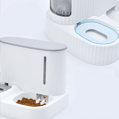 Automatic cat waterer, integrated water feeder