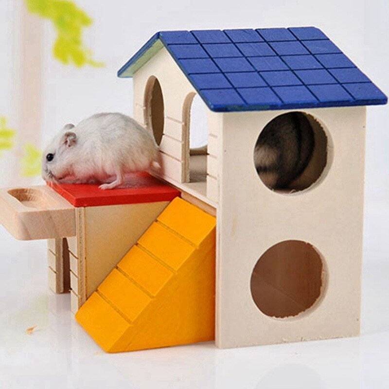 Casa pequena para animais de estimação de dois andares